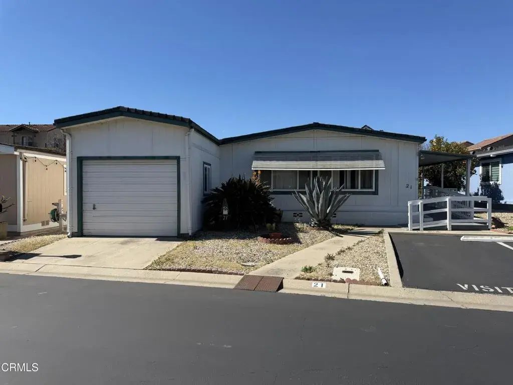 21 Poinsettia Gardens Drive 21, Ventura