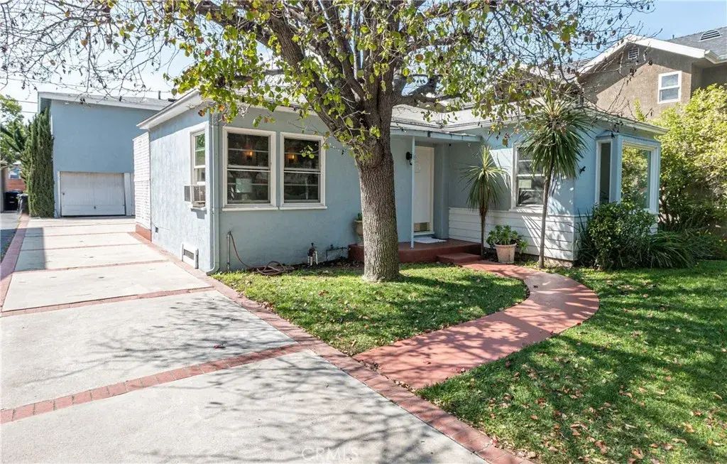 121 N Myers, Burbank