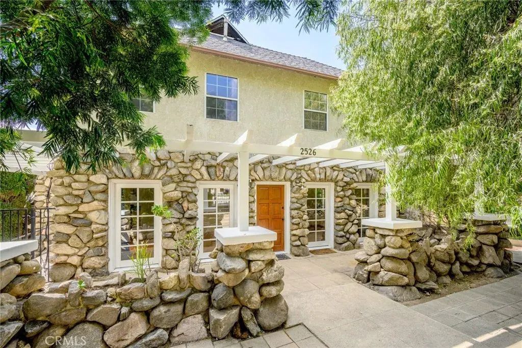 2526 Foothill Boulevard, La Crescenta