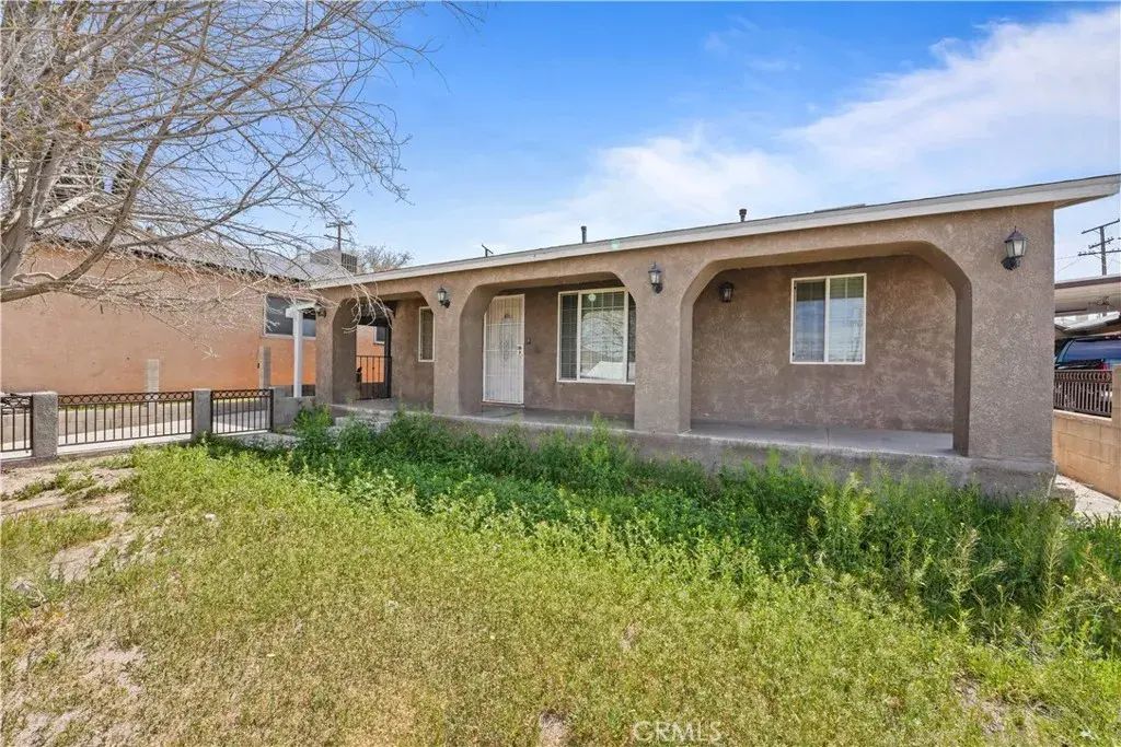 1120 W Buena Vista Street, Barstow
