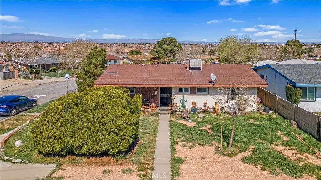 1549 Elizabeth Lake, Palmdale