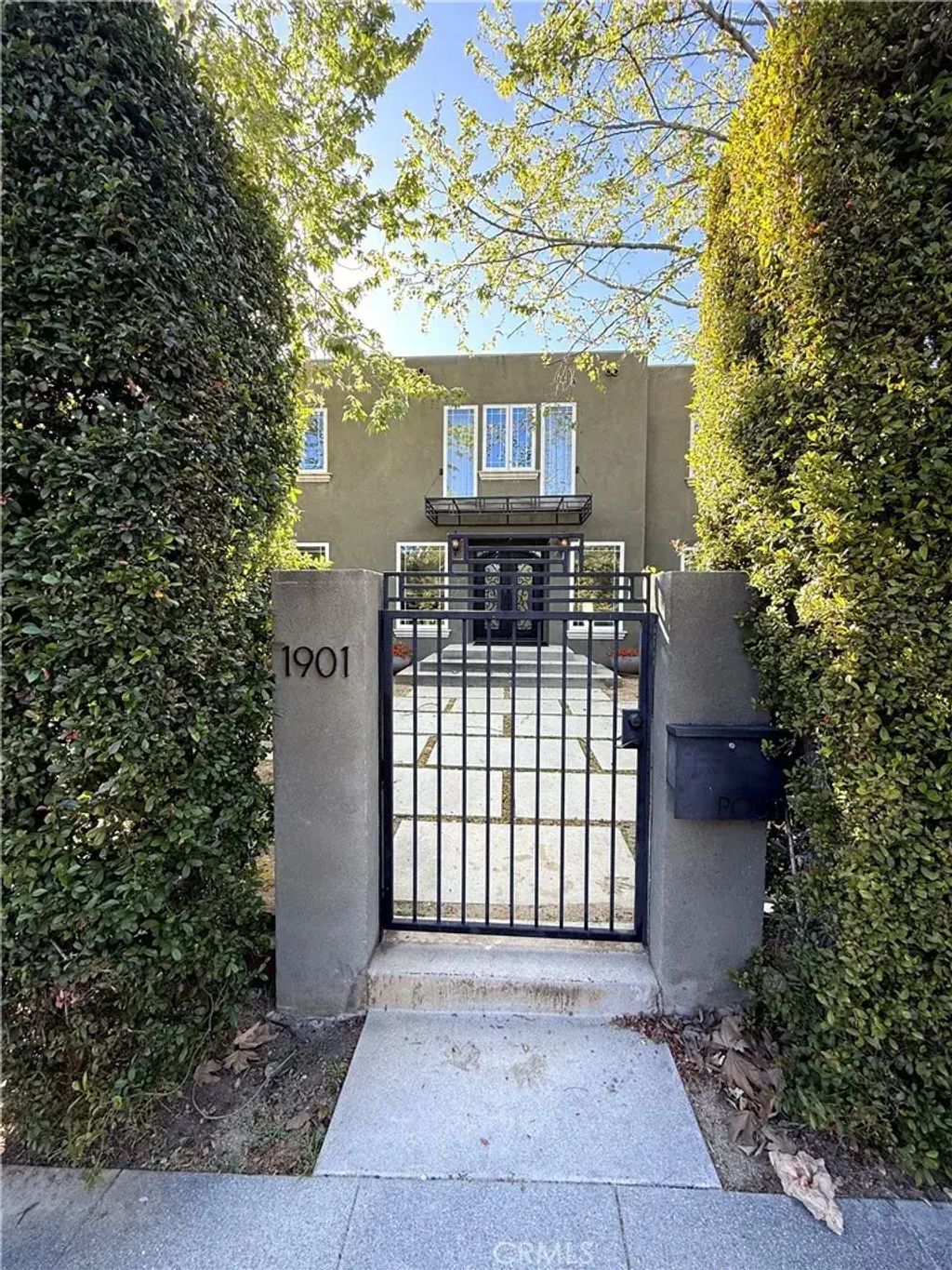 1901 N Catalina, Los Angeles