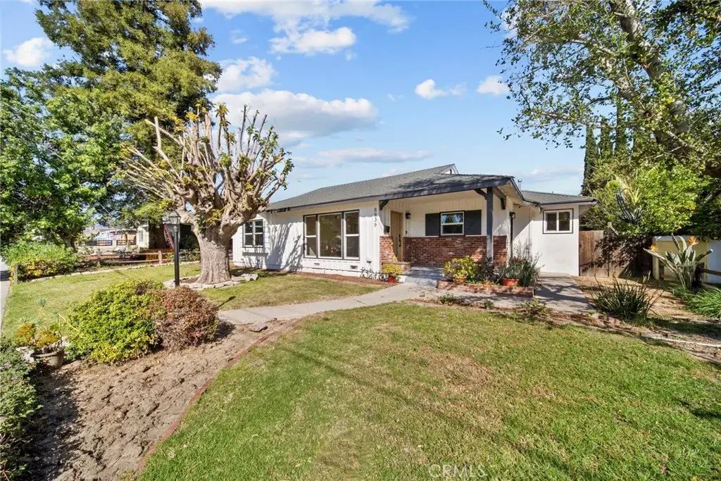 8936 Woodley Avenue, North Hills