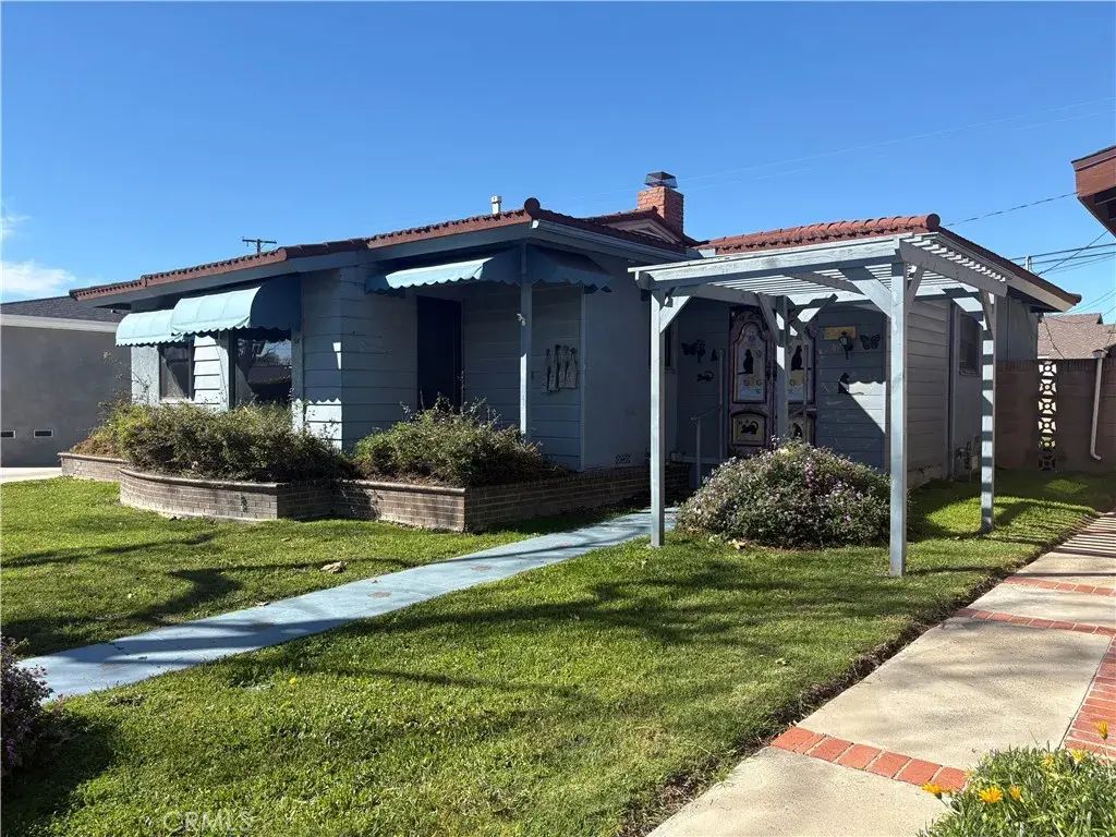 2703 Knoxville, Long Beach