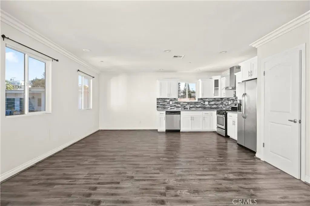 4814 Saturn, Los Angeles