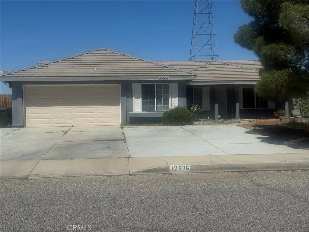 10606 Arlington, Adelanto