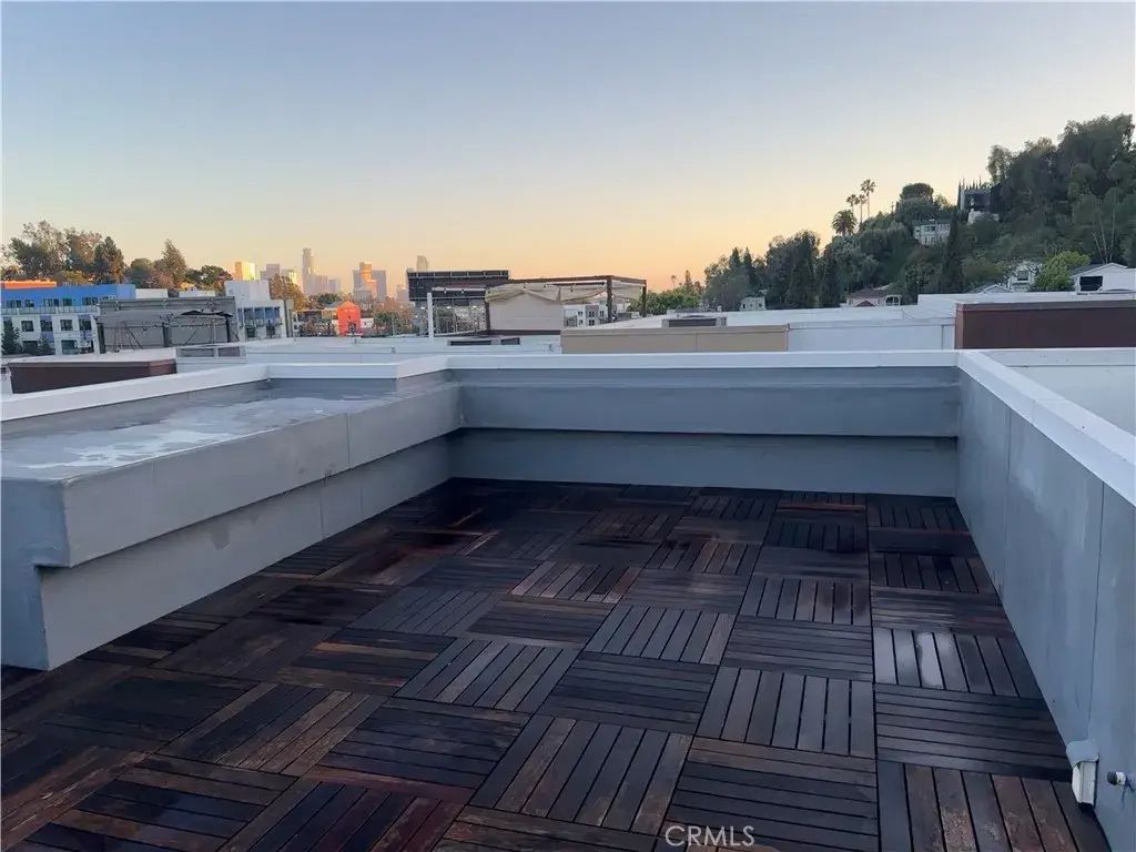2205 Tom Mix, Los Angeles
