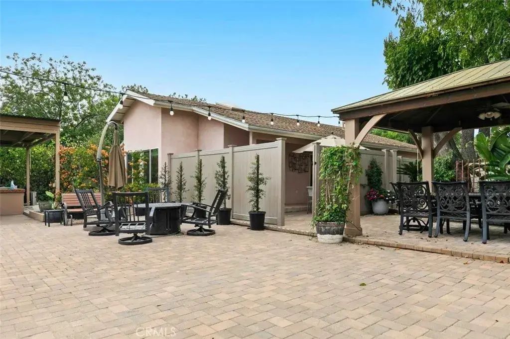 16577 Knollwood, Granada Hills