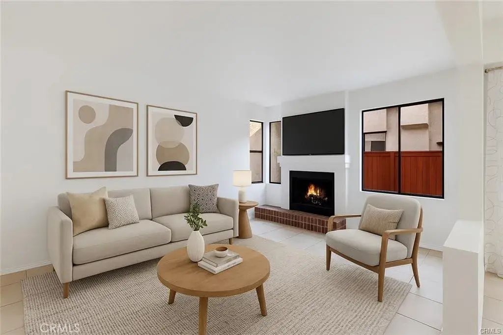 7211 Cozycroft 19, Winnetka
