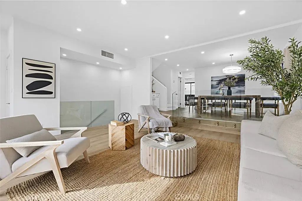 4218 Troost 20, Studio City