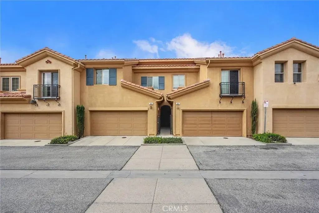 1448 Patricia 203, Simi Valley