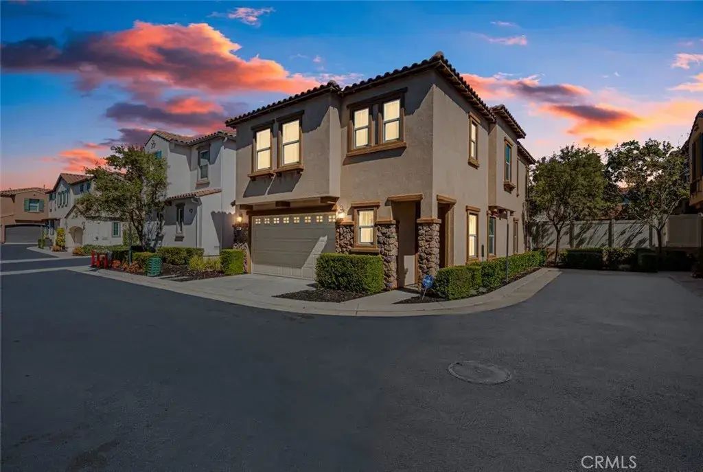 40542 Calla Lilly, Murrieta