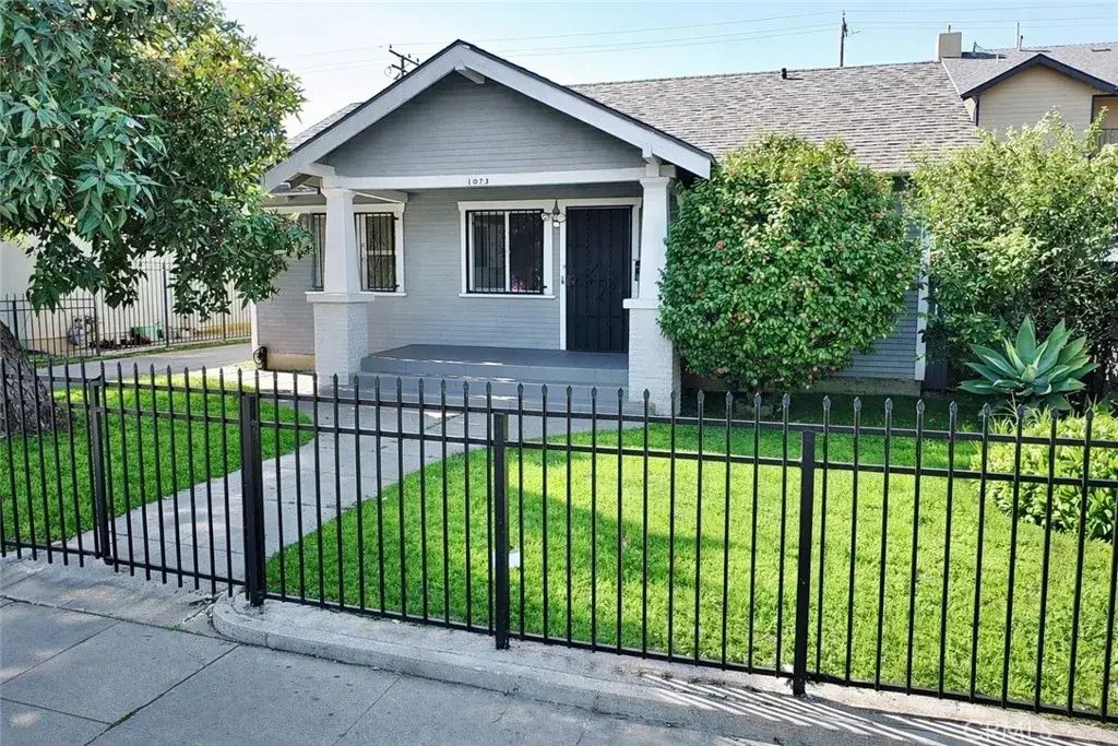 1073 Orizaba Avenue, Long Beach