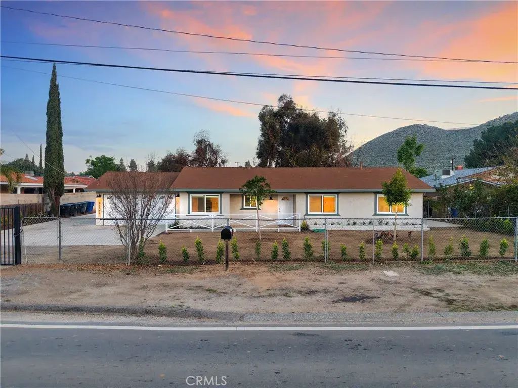 11061 Cypress, Riverside