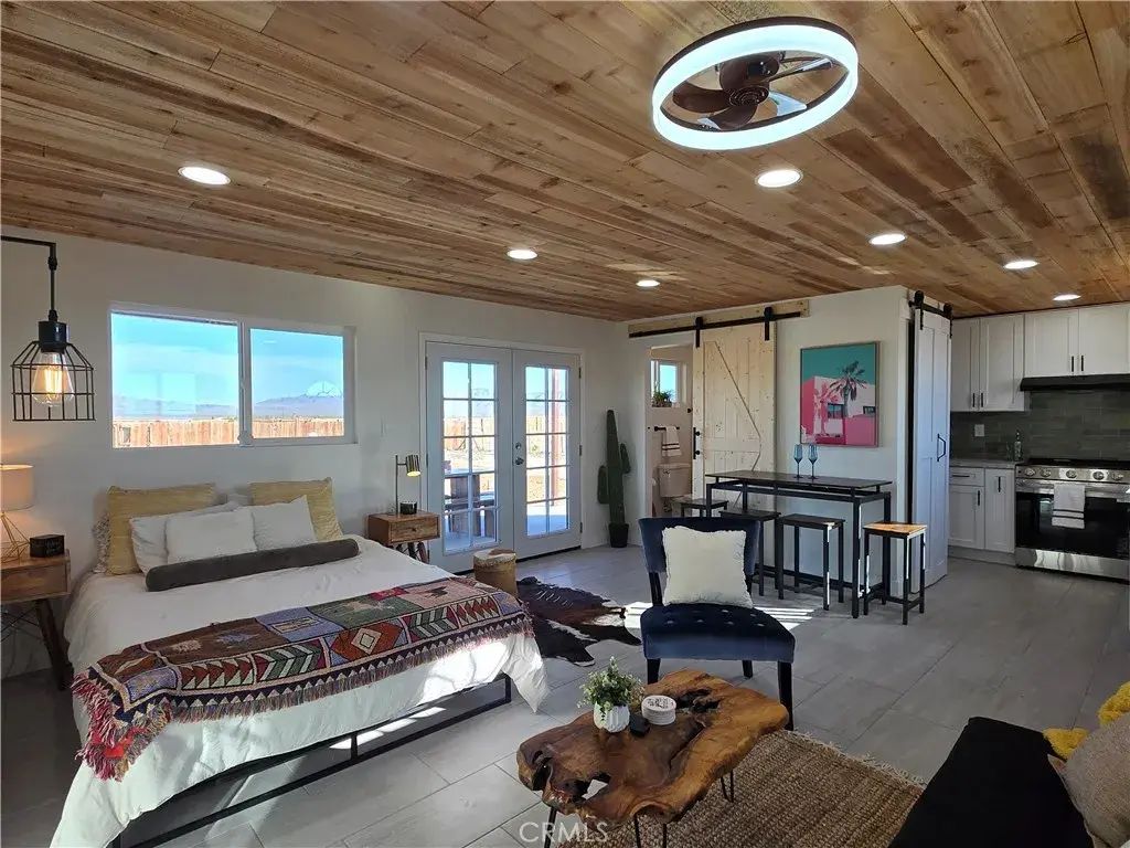 80918 Brown, 29 Palms