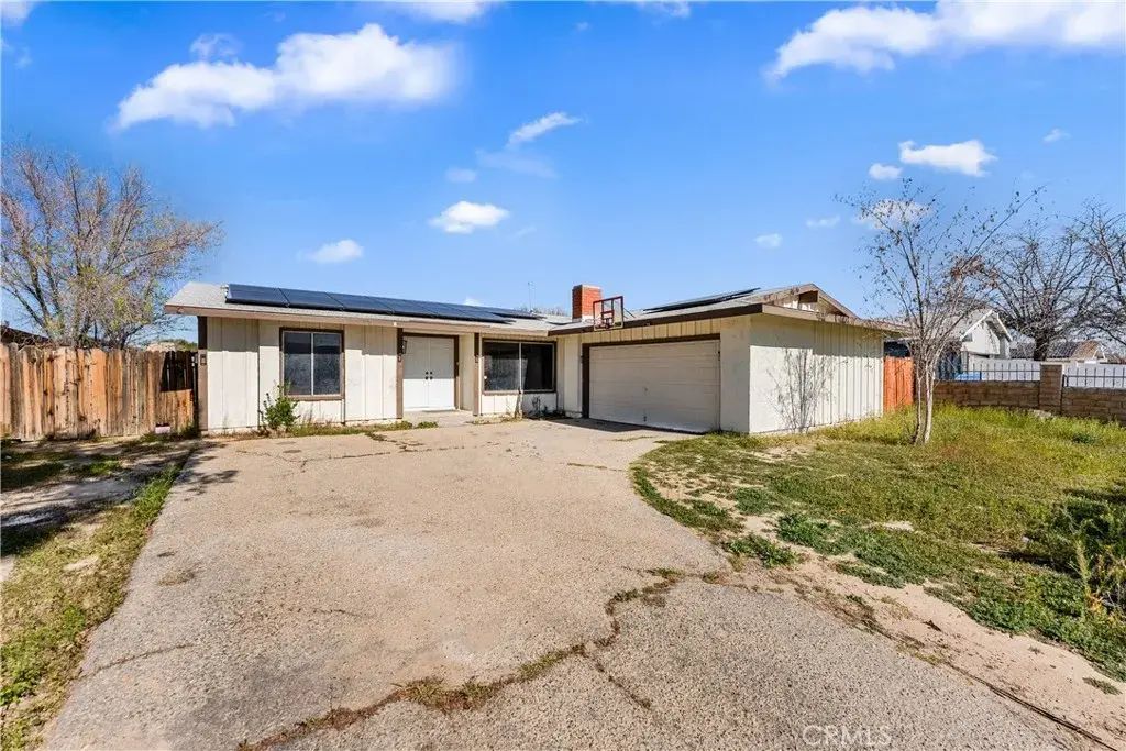 21449 Applewood, California City