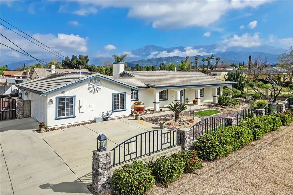 34990 County Line, Yucaipa