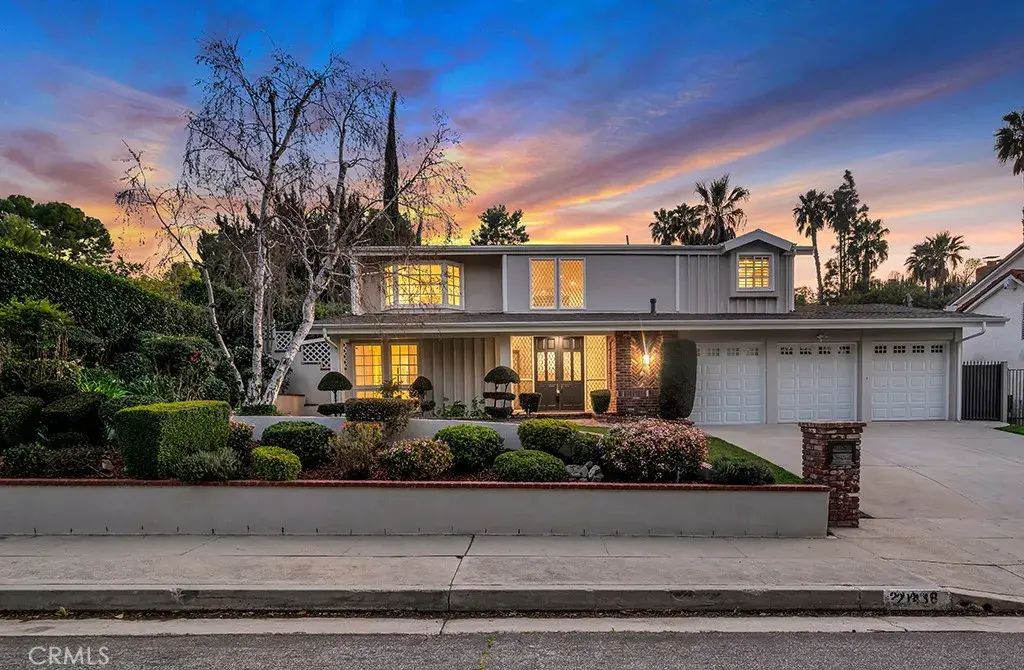 21438 Mulholland, Woodland Hills