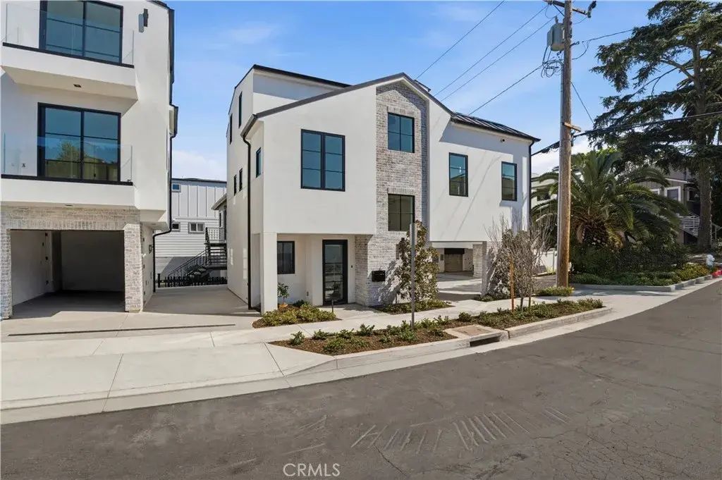 700 Iris, Corona Del Mar
