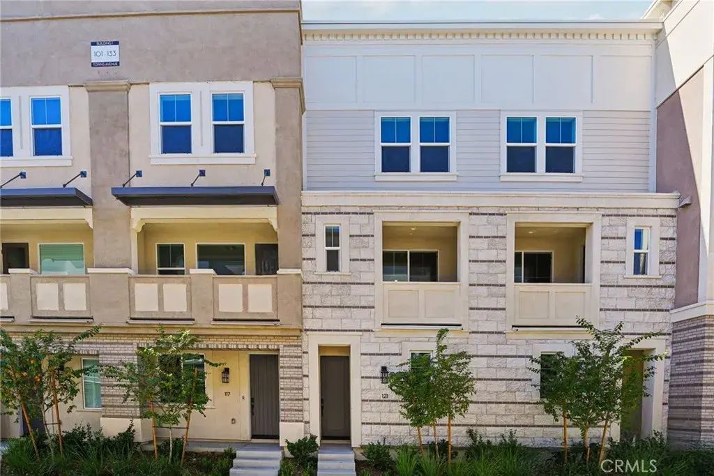 157 N First Avenue, Upland