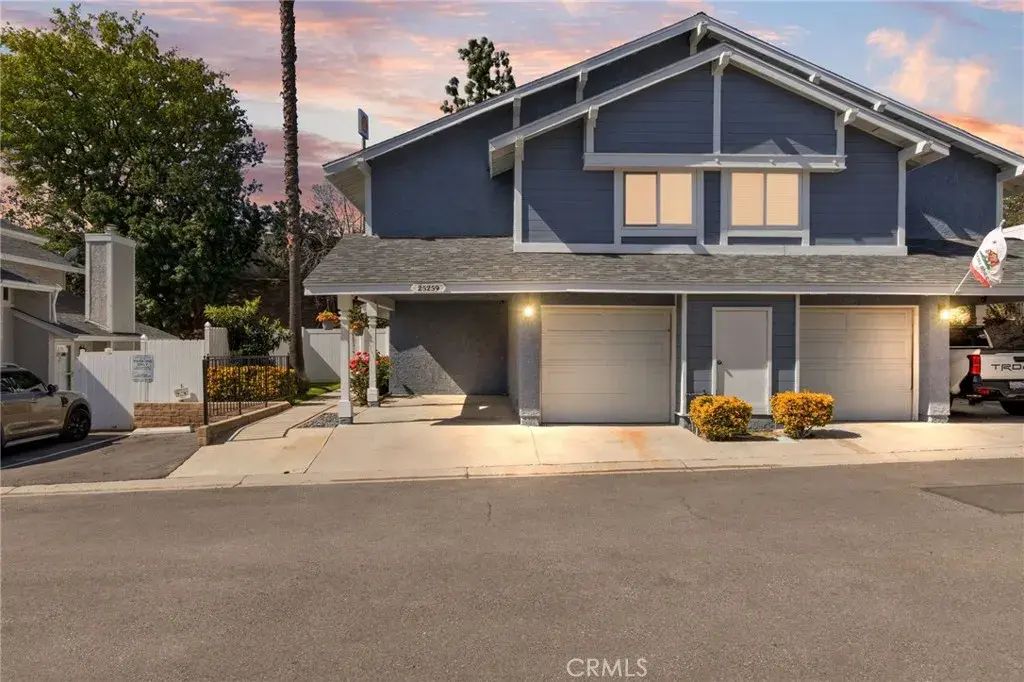25259 Avenida Dorena, Newhall