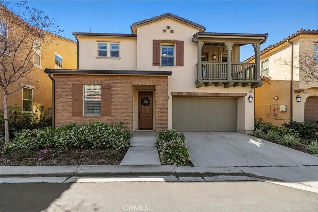 20650 Huntley, Saugus
