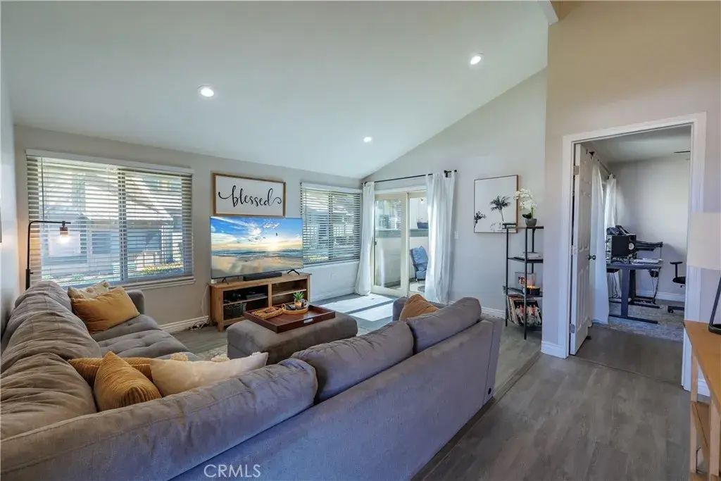 1422 Camelot Drive, Corona