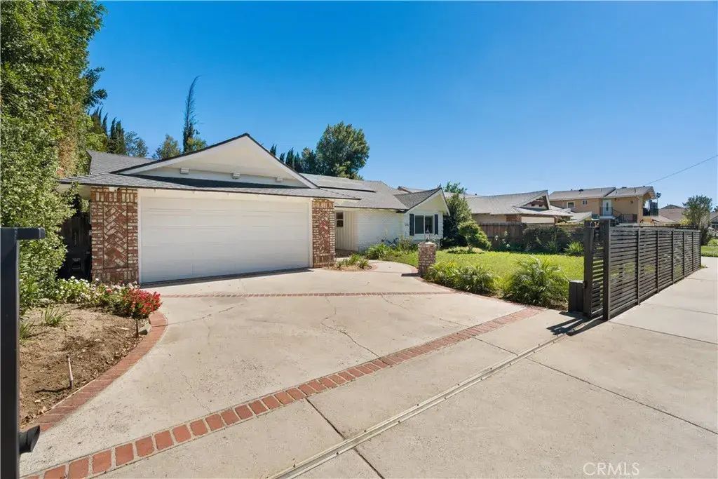 7916 Mason Avenue, Winnetka