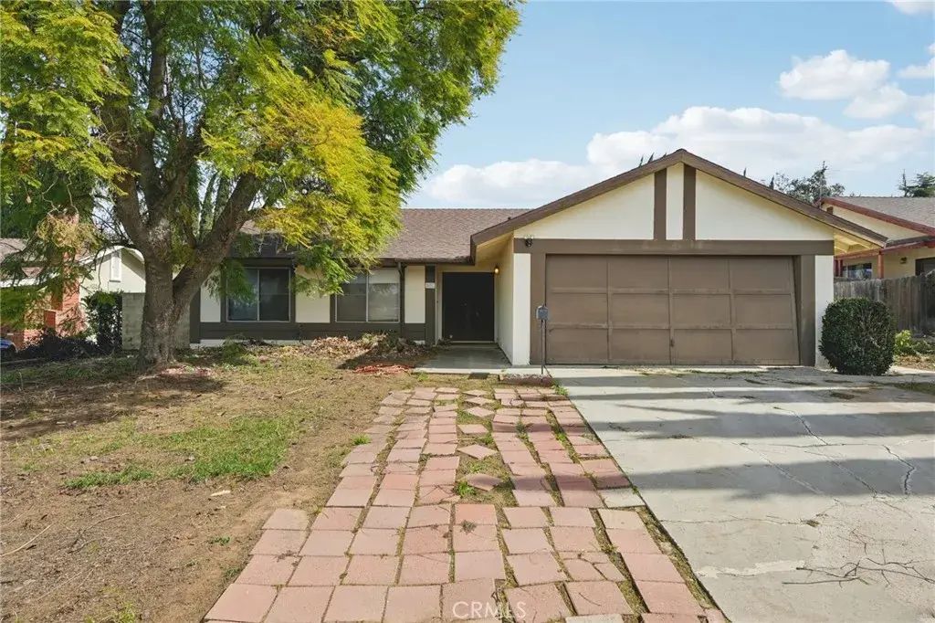 521 Bond, Redlands