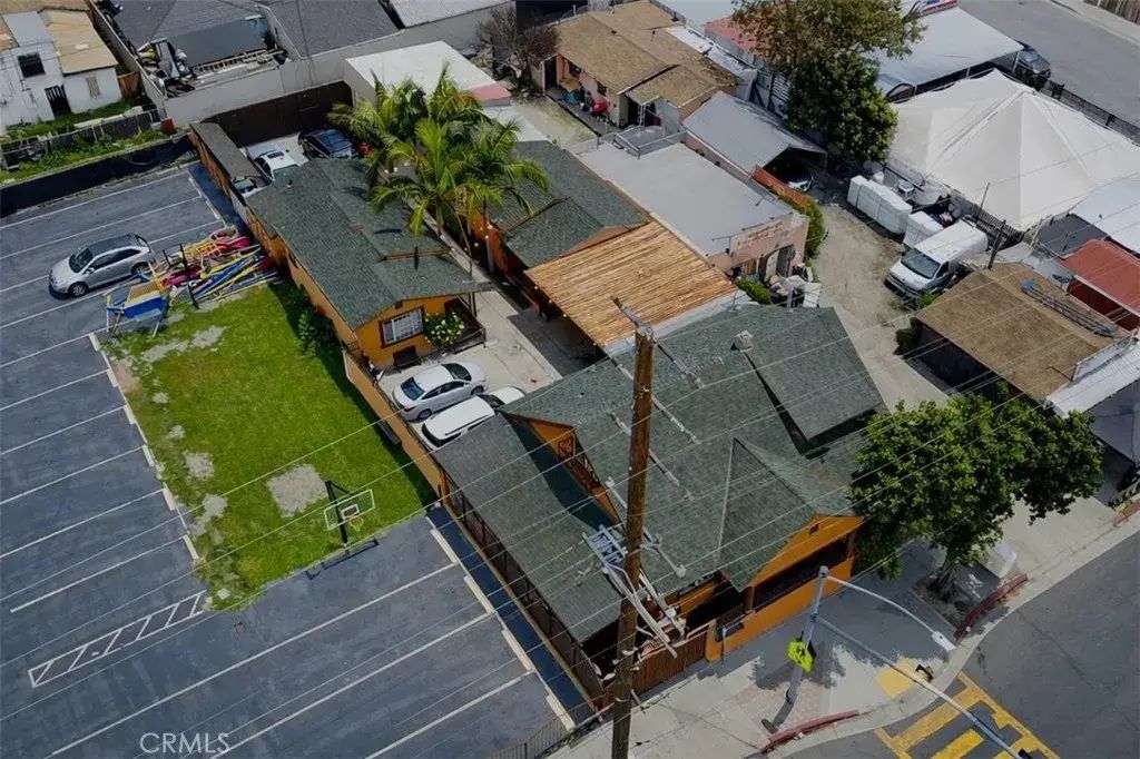 6926 Compton Avenue, Los Angeles