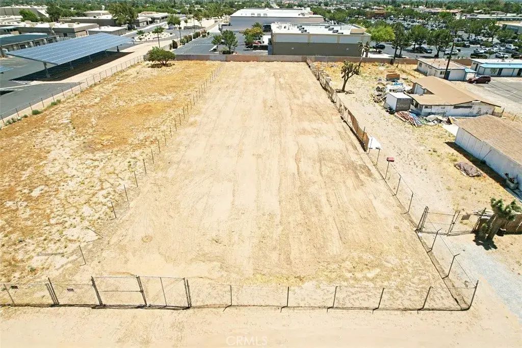 25 Tamarisk, Hesperia