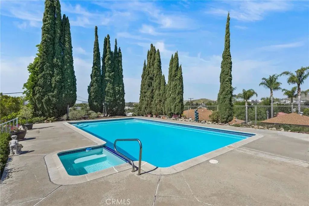 1951 Valley View Avenue, Norco