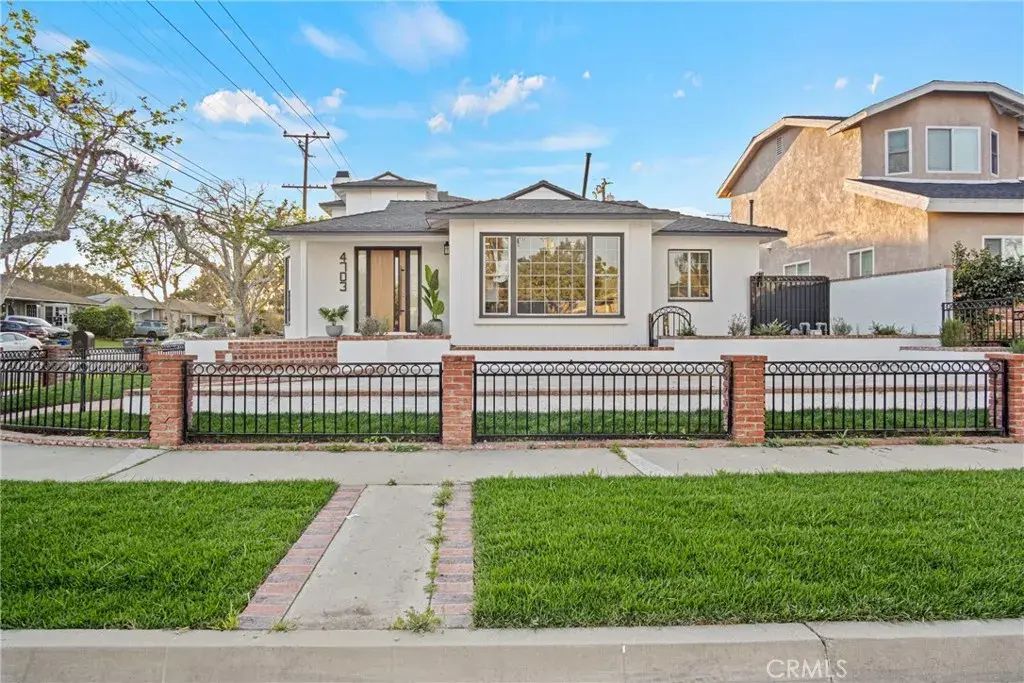 4703 Snowden, Lakewood