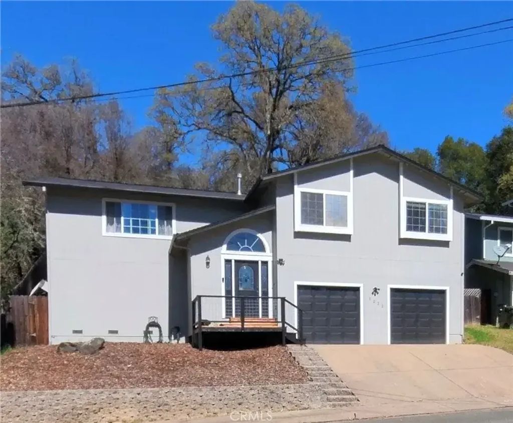 1222 Sixth, Lakeport
