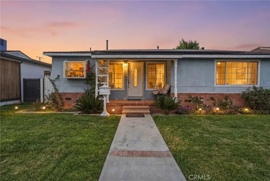 18149 Saticoy, Reseda