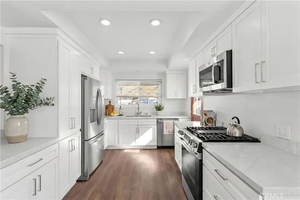 7425 Garden Grove Avenue, Reseda