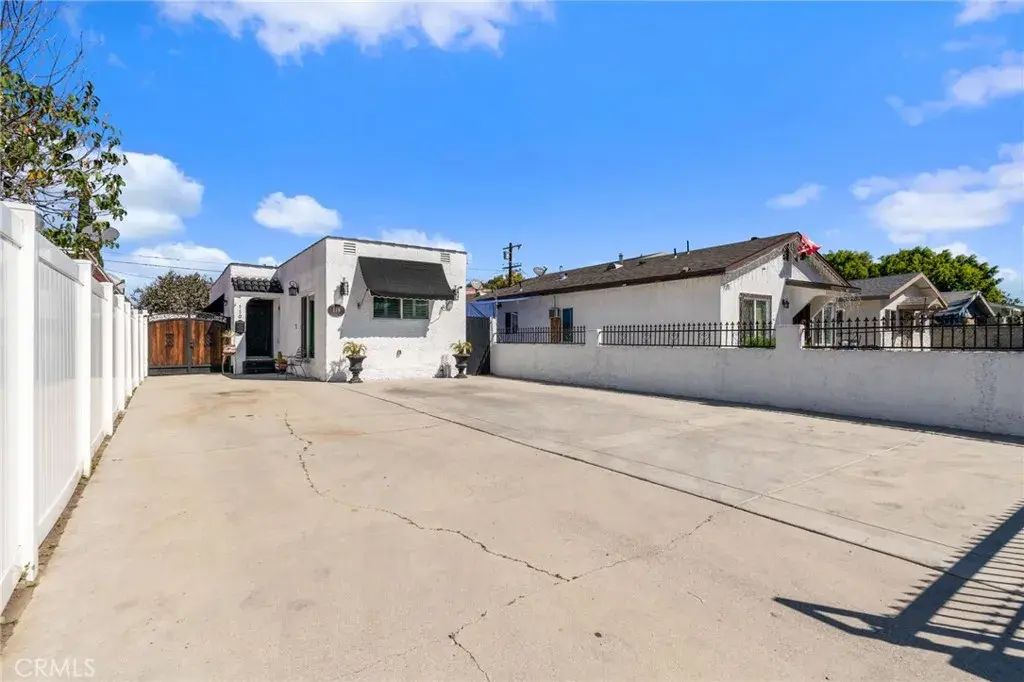 119 E 75th St, Los Angeles