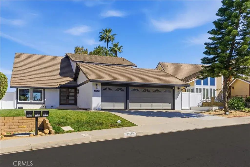 21535 Chirping Sparrow, Diamond Bar