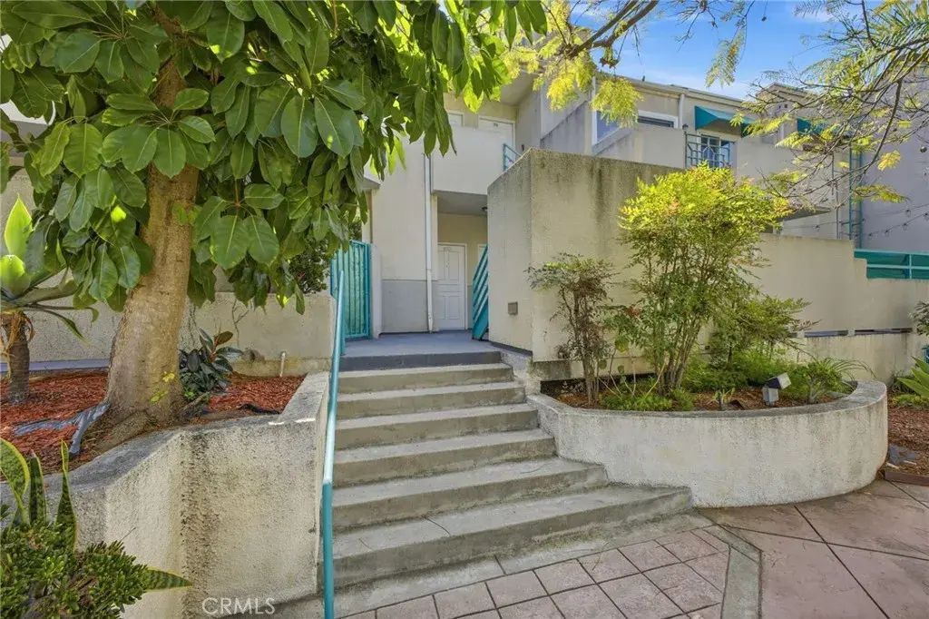 434 E Spruce 100, Inglewood