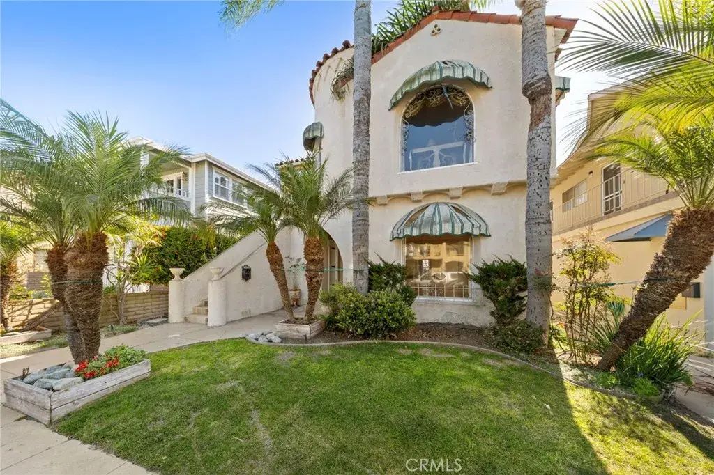 118 Roycroft Avenue, Long Beach