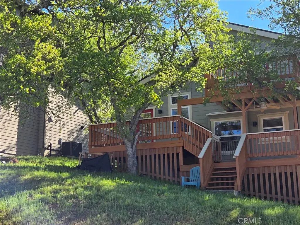 2488 Captains Walk, Bradley