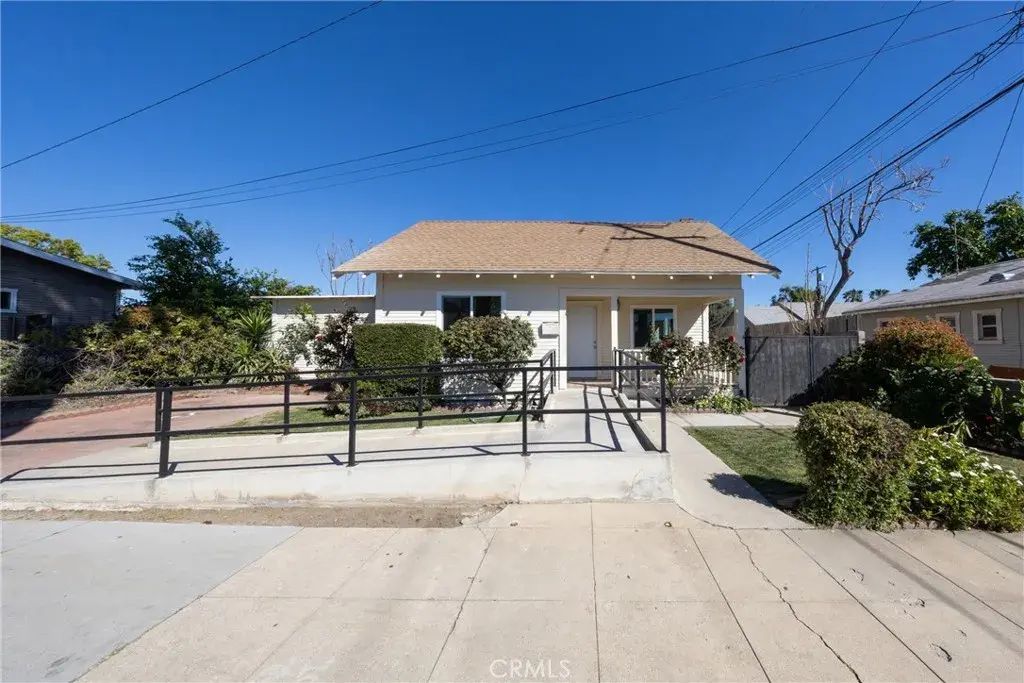 210 N Pleasant, Ontario
