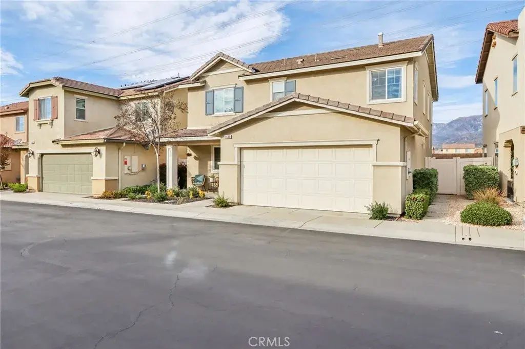 1440 Chinaberry, Beaumont