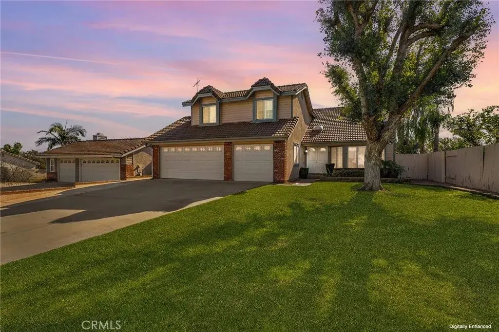 11048 Thrush Drive, Riverside