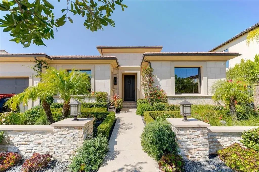 10949 Cartwright Drive, Chatsworth