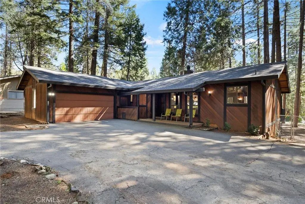 15028 Twin Pine, Magalia
