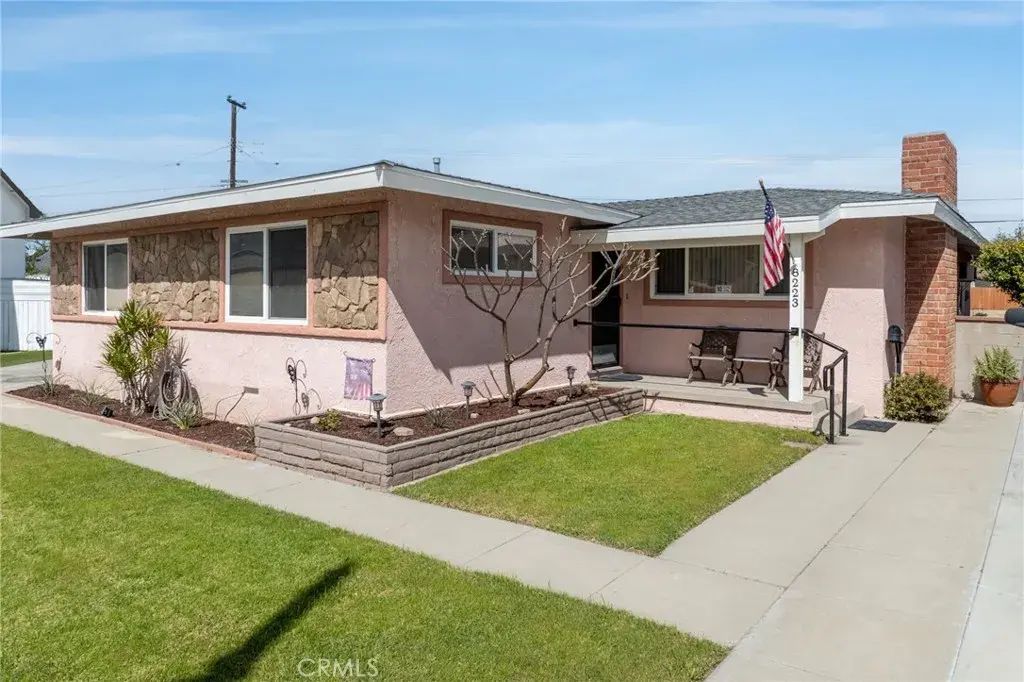 8223 Cyclamen, Buena Park