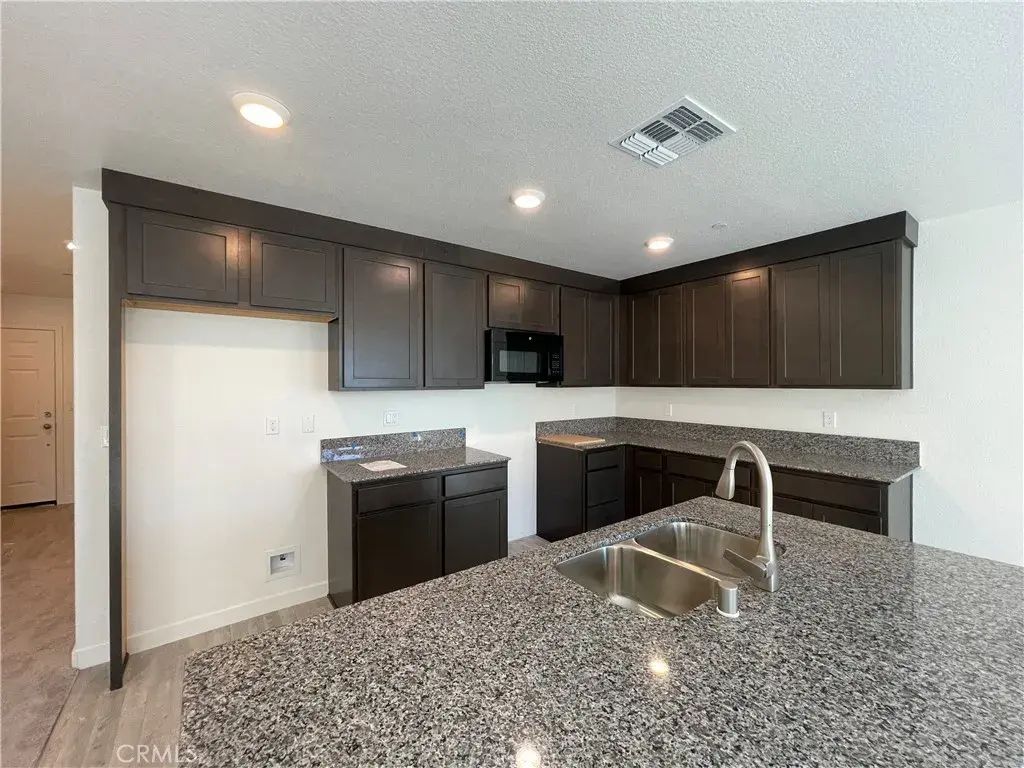 786 Stone Ridge East Avenue, Merced