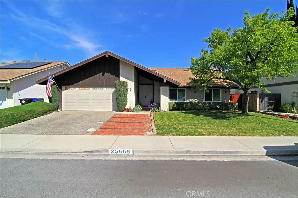 25668 Fedala Road, Valencia