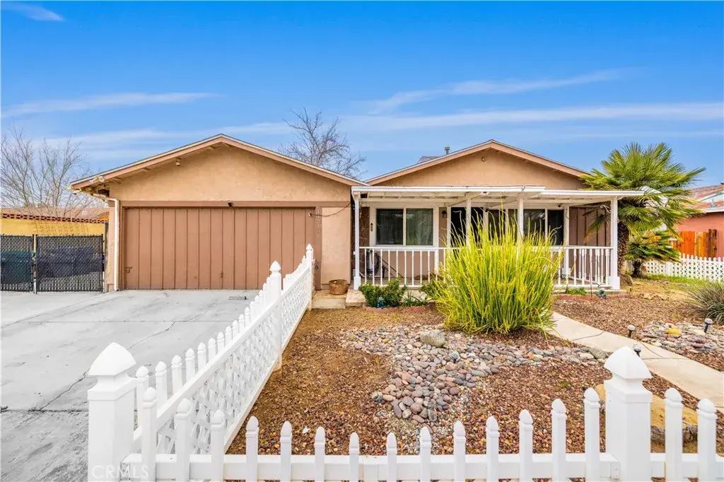44213 Fenhold, Lancaster